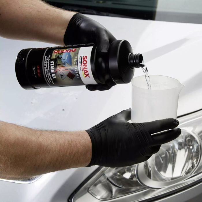 Очиститель стойких загрязнений и остатков клея Sonax Profiline Stain Ex 1л (253300)