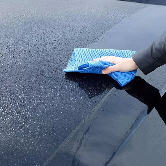 Супер-впитывающая салфетка для сушки кузова и стекол XL 66х43 см в тубе SONAX XTREME Reinigungs + Trockentuch (417741)