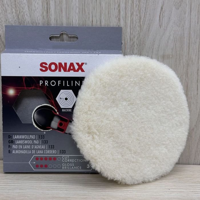 Полировальный круг из натуральной овечьей шерсти и полиэстера 133 мм SONAX PROFILINE Lammwollpad 133 (493141)
