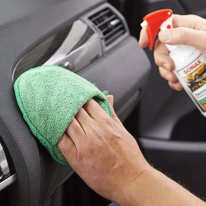 Апликатор из микрофибры для кожи, винила и пластика SONAX Care Pad (417200)
