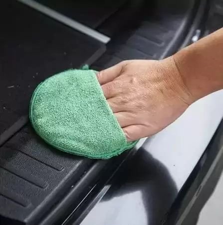 Апликатор из микрофибры для кожи, винила и пластика SONAX Care Pad (417200)
