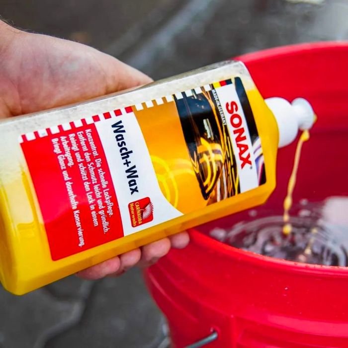 Автошампунь-концентрат с воском SONAX Wash and Wax 500 мл (313200)