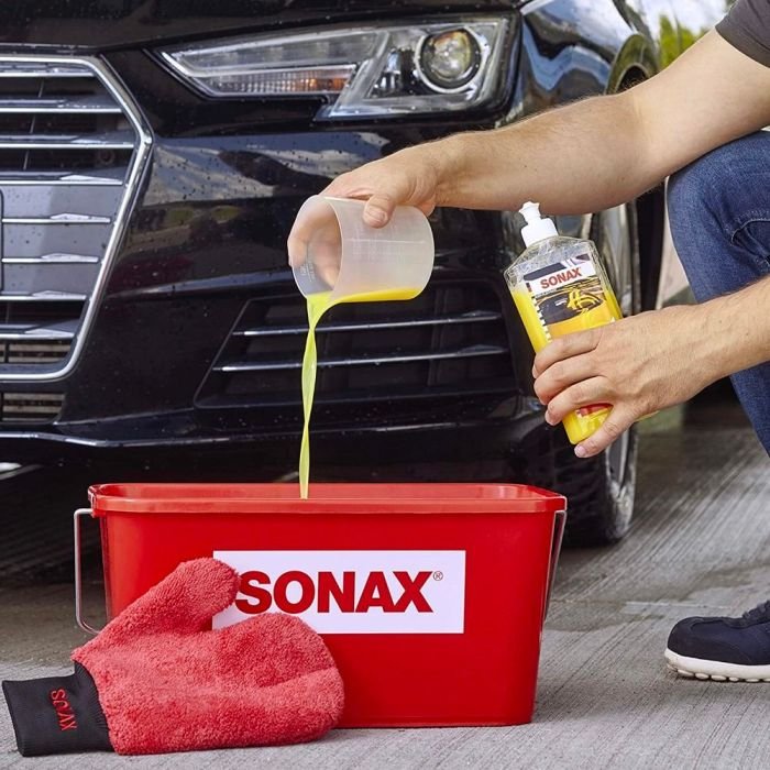 Автошампунь-концентрат с воском SONAX Wash and Wax 500 мл (313200)