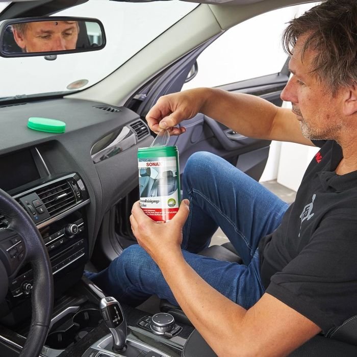 Салфетки по уходу за пластиком салона автомобиля Sonax Plastic care wipes 25шт (412100)