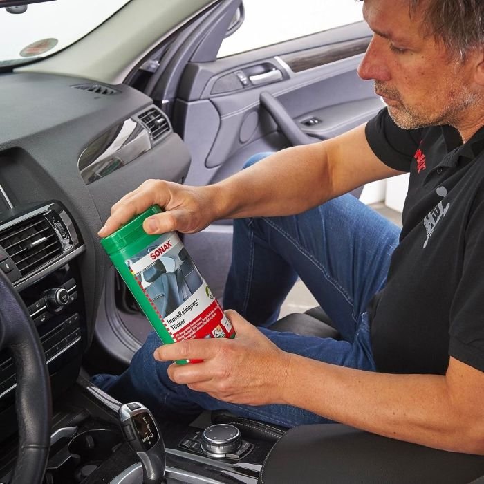 Салфетки по уходу за пластиком салона автомобиля Sonax Plastic care wipes 25шт (412100)