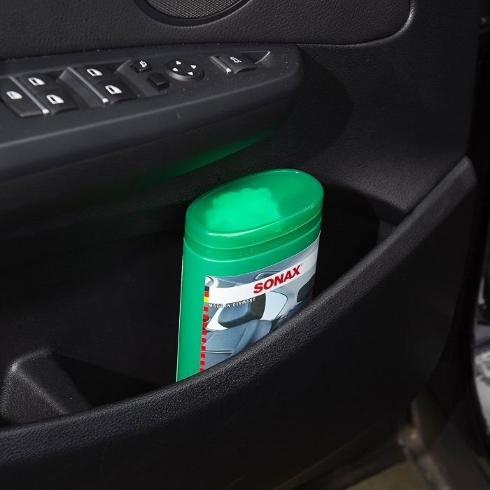 Салфетки по уходу за пластиком салона автомобиля Sonax Plastic care wipes 25шт (412100)